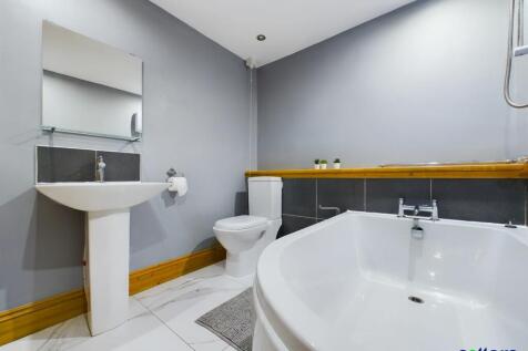 Apartment 6 - Bathroom