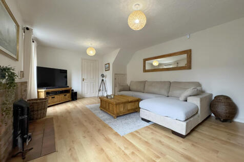 9 PC Sitting Room