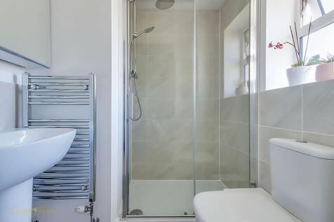 en-suite shower room