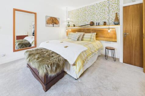 CAM03481G0-PR0098-STILL002