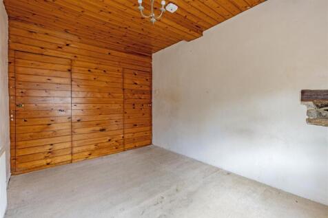 Bedroom 2-2.jpg