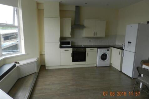 2-bed house on North Road, £1,250/mo