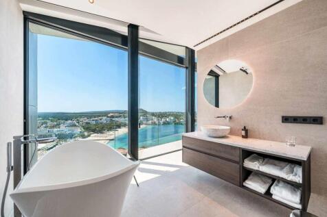 15-santa-ponsa-Meerblick-Villa in moderner Architektur-kaufen-badewanne
