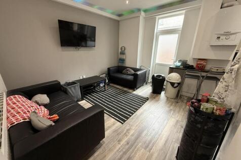 Willesden Avenue, Victoria Park, £140pppw photo 3