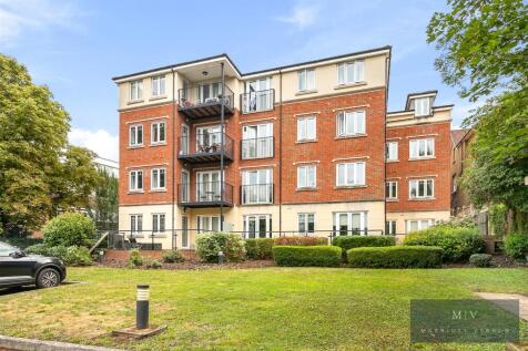 South Croydon, CR2 - property photo