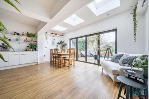 Stunning open plan living kitchen