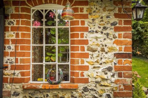 pretty window.jpg
