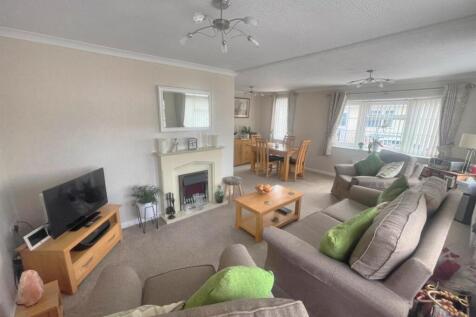 L Shaped Lounge/Diner