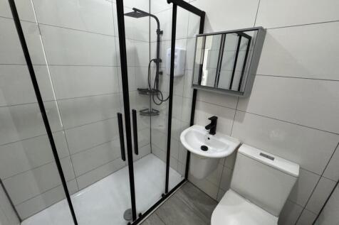 1 Bedroom 1st Floor Flat