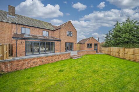 Rear of the Property - EweMove Swindon South