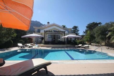 A beautiful 3 bedroom resale villa 10m x 5m heated swimming pool, fully furnished,Title deed in the owner?s name VAT paid Image 9999 2