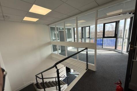 Distribution Warehouse to rent Image 9