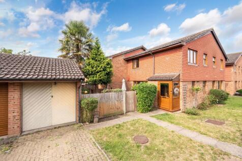 Worcester Park, KT4 - property photo