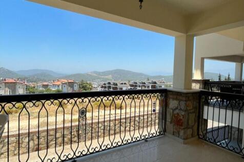 West Facing Balcony