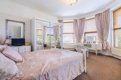 A20 - Bridge Road Torquay, Olivet - 250814.jpg