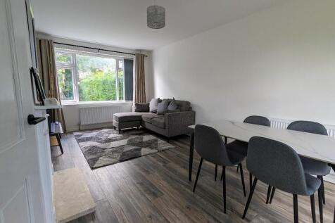 Woodnook Drive, Leeds, West Yorkshire, LS16 photo 4