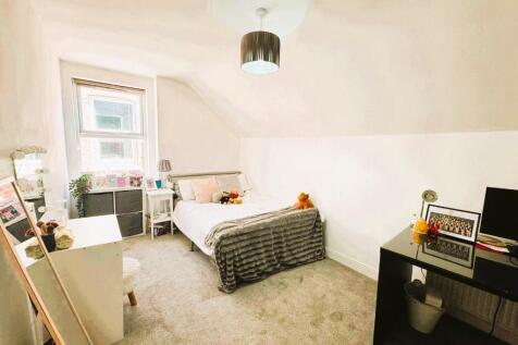 6-bed semi-detached on Willoughby Avenue, Nottingham, Nottinghamshire, NG7, £3,640/mo