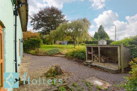 Old Toll House, Dolfor-07.jpg