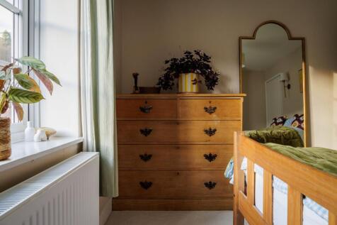 Bedroom 1 Lifestyle Shot