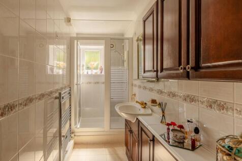 Groundfloor Shower Room