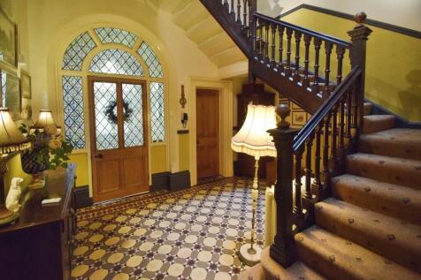 4c3c5490-Entrance...