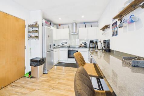 CAM02854G0-PR0451...