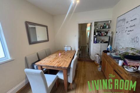 Clun Terrace, Cathays, Cardiff photo 5