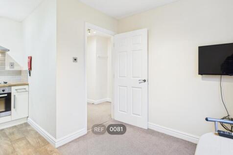 Kitchen &amp; Living area