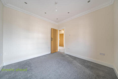 e575f3b4-5b0a-4ef...