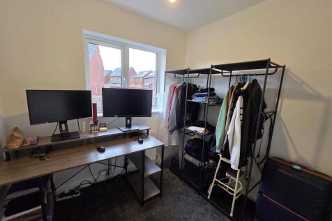BEDROOM 3