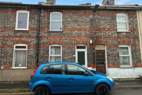2-bed terraced on George Street, King's Lynn, PE30, £825/mo