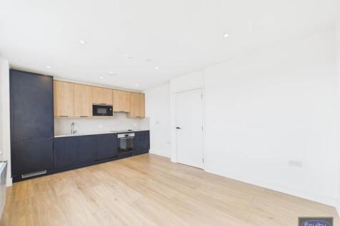 Kitchen &amp; Living roo