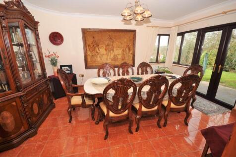 Kitchen / Dining Family room