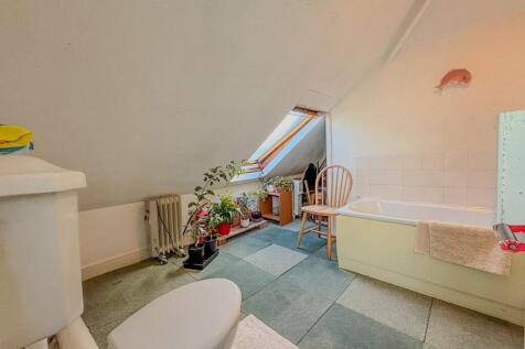 Shared Bathroom 2