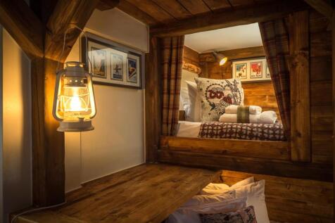 bunk room close up-1.jpg