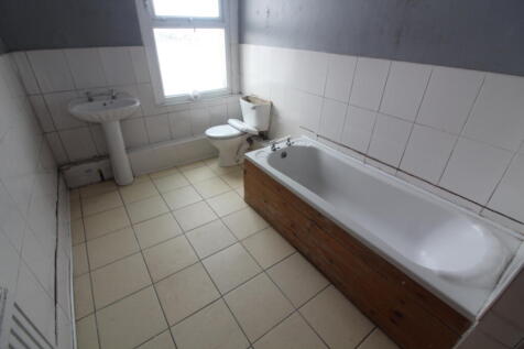 Bathroom T202610021332.jpg