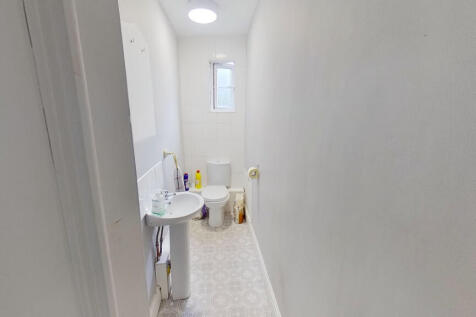 Claremont Villas, Hyde Park, Leeds, West Yorkshire photo 3