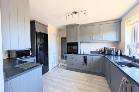 Kitchen pic 2