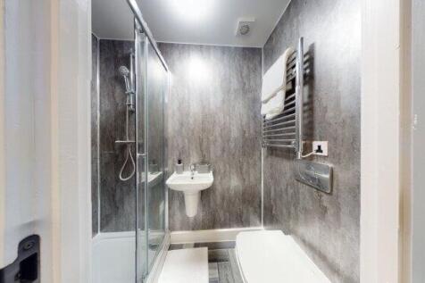 graduation-house-ng9-4hl-1055232