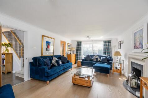 3 Nesfield Grove_8.jpg