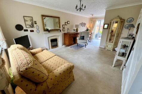 Open-Plan Lounge/Dining Room