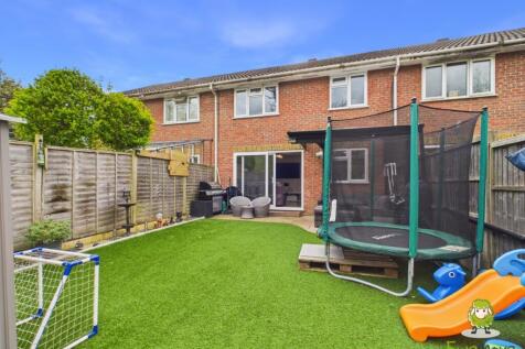 EweMove Estate Agents Basingstoke - 26 Martins Woo