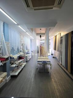 Retail Property (high street) to rent Image 4