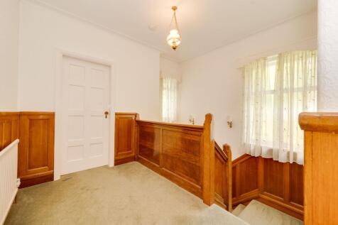 ENTRY WAY AND LANDING