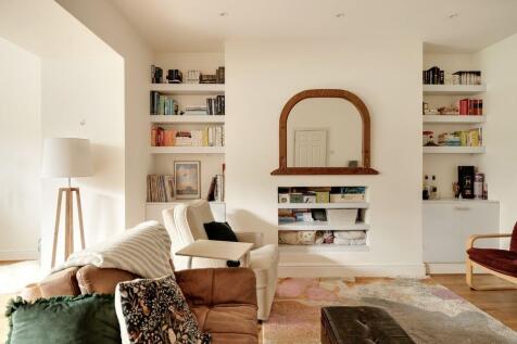 Sitting/Dining Room
