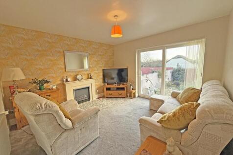 Old Woodlands Road 86 - Lounge Front...jpg