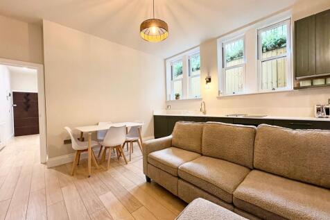 Clifton, Dyrham Court, BS8 3BY photo 4