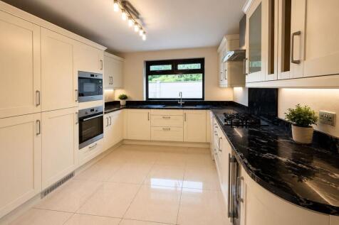 Modern Fitted Kitchen