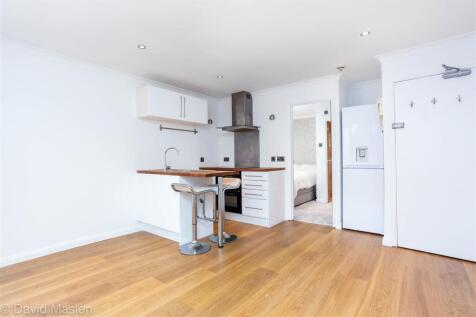 lounge kitchen.jpg