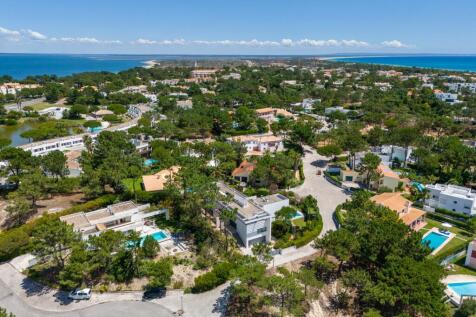 Magnificent 5-Suite Villa in Tróia, with Pool